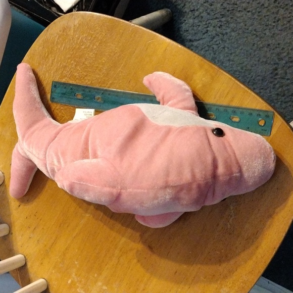 Pink Dolphin Plushie - Picture 5 of 5